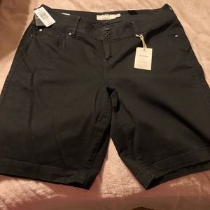 Torrid JEGGING BERMUDA SHORT - BLACK WASH